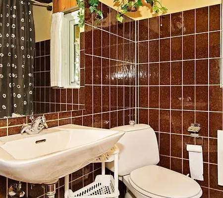 Four-bedroom Holiday In 18 * Ulfborg