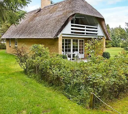 Four-bedroom Holiday In 18 펜션